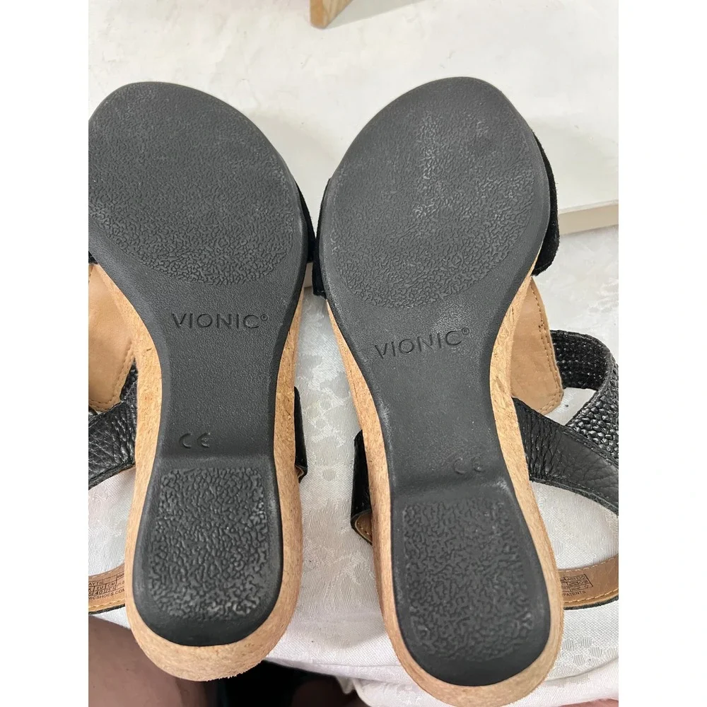Vionic Kaytie Black Suede Leather Cork Wedge T-Strap Sandals Womens 9 JH:02-2023